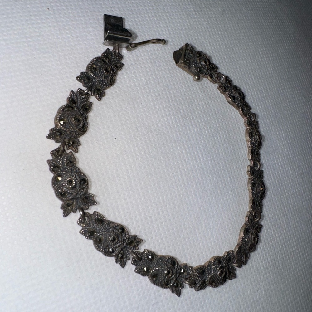 Vintage sterling silver floral bracelet